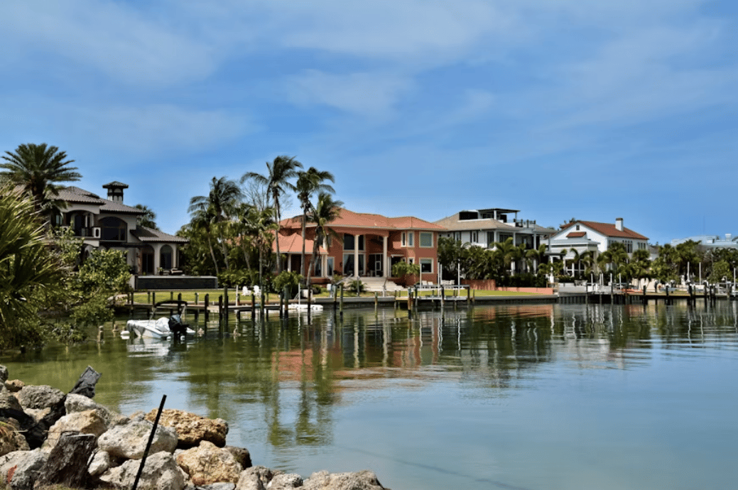 retirement village in Sarasota Florida