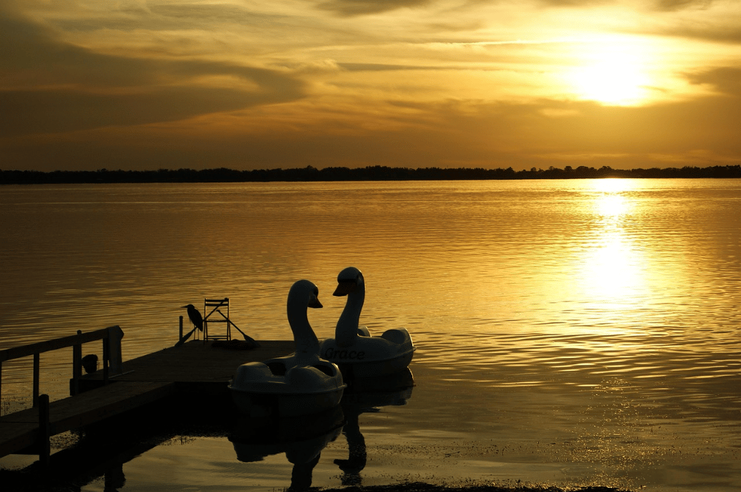 Sunset view by the lake in Mount Dora, Florida
